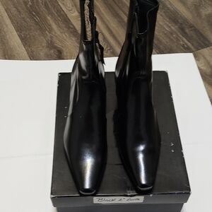 Ladies's Black 2 in Leather Boots Size 8  Make An Offer